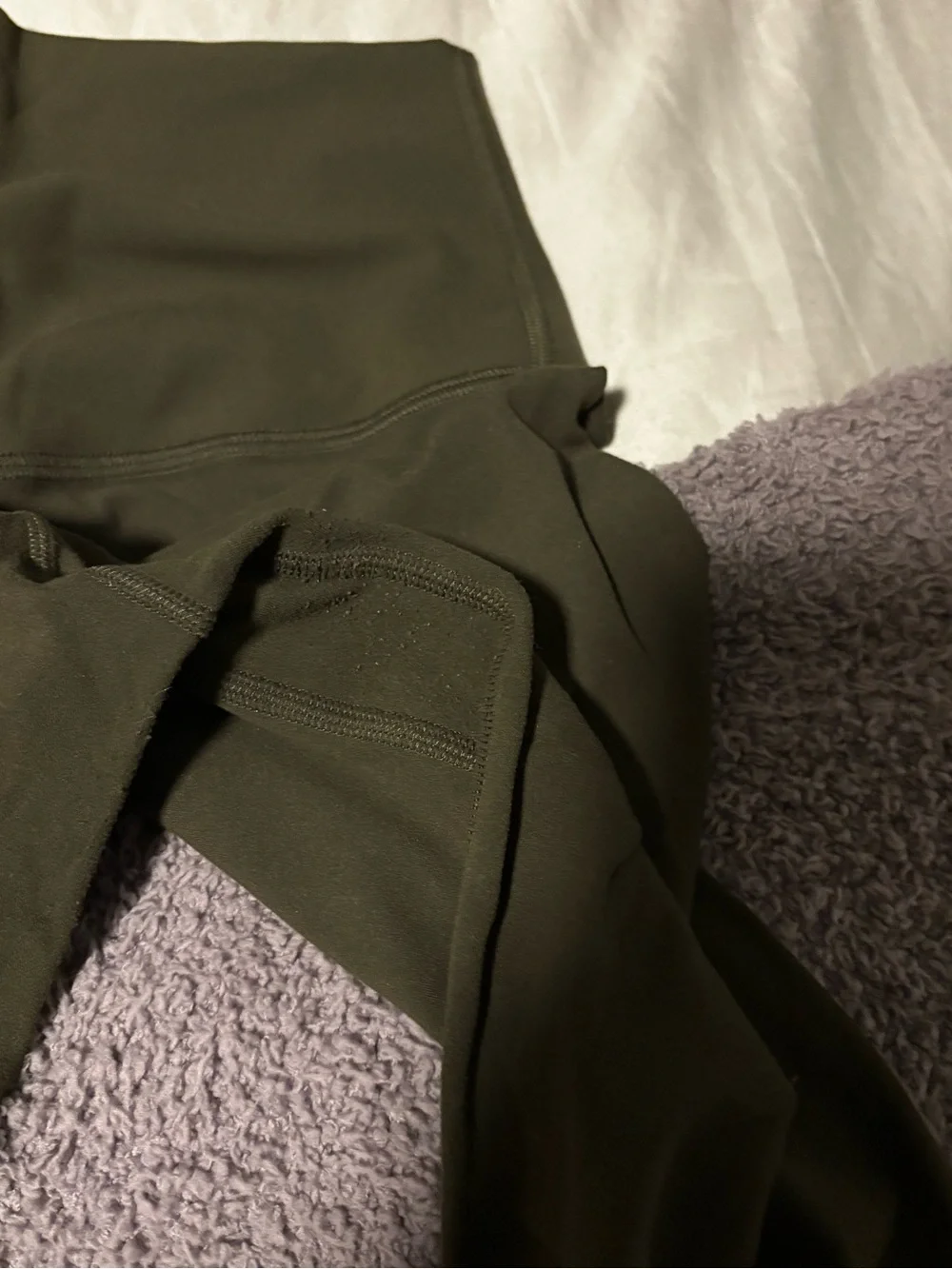 lululemon athletica some pilling